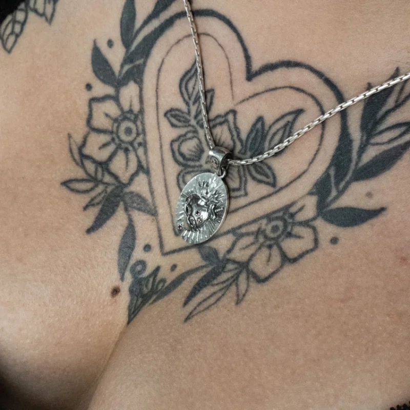 Colgante de plata “Corazón espinado” 2 Colgante de plata “Corazón espinado” - Imagen 2